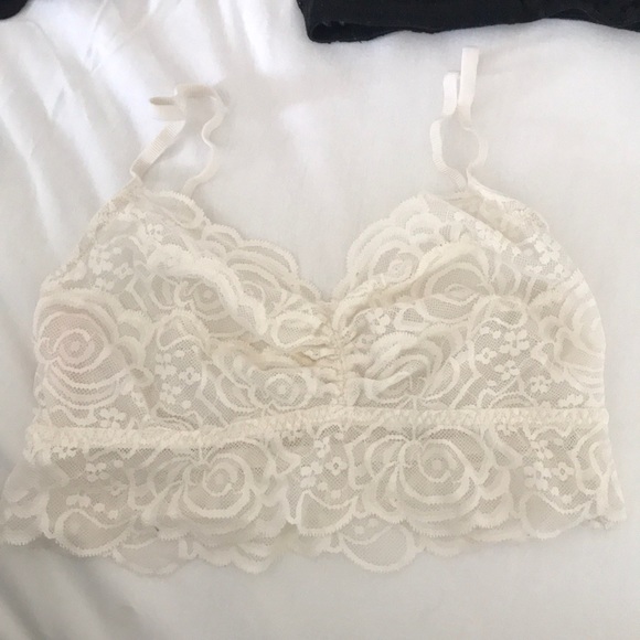 Bralette Bundle (Victoria’s secret, and unknown) - Picture 2 of 6